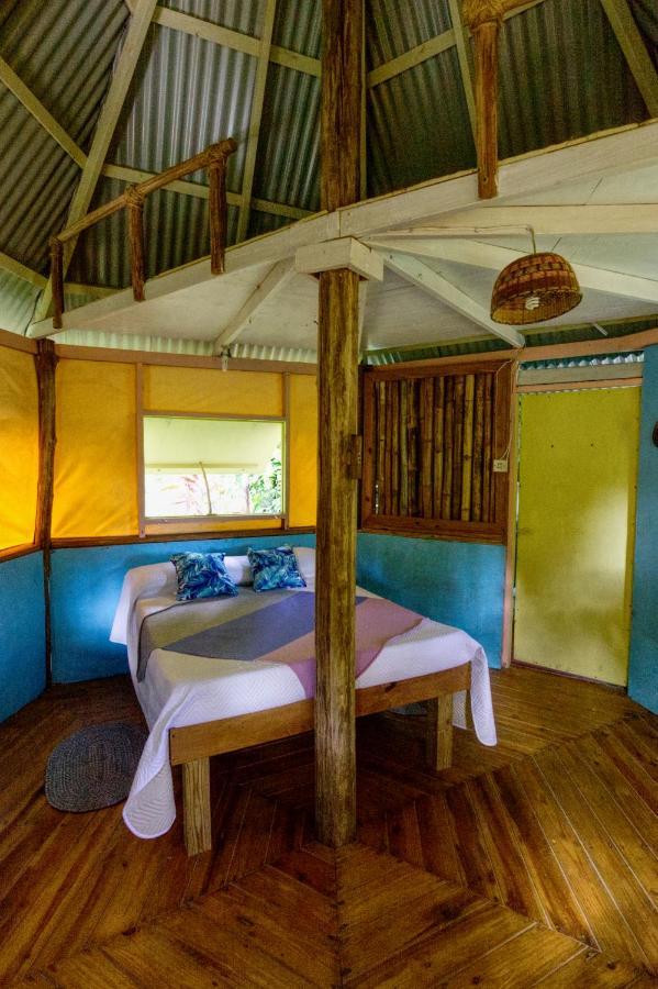 Roots Jungle Retreat Villa Marigot Dış mekan fotoğraf