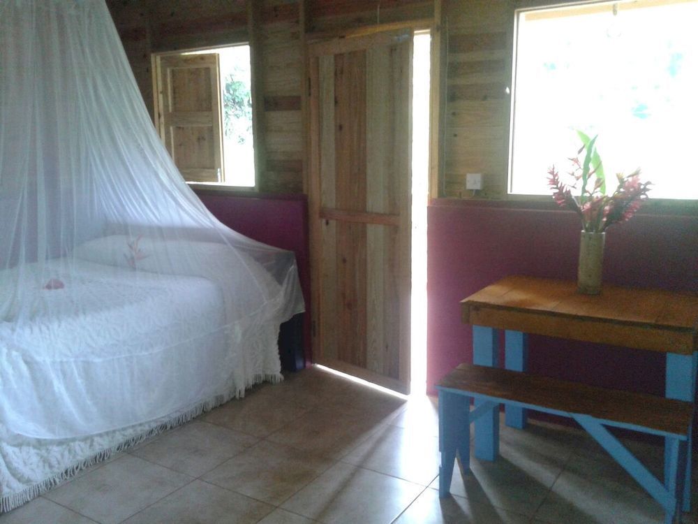 Roots Jungle Retreat Villa Marigot Dış mekan fotoğraf
